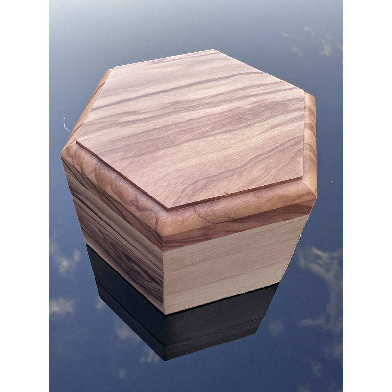 Pudełko z drewna oliwnego – rękodzieło z Betlejem