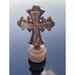 Stojący krzyżyk z drewna oliwnego – rękodzieło z Betlejem