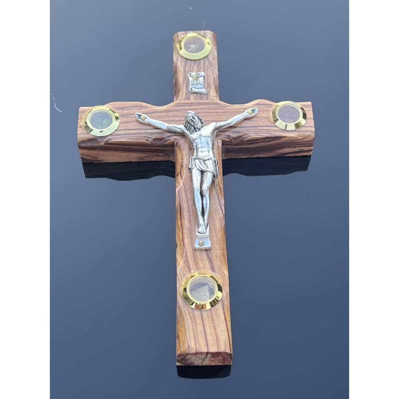 Wiszący krzyżyk z drewna oliwnego z ziemią i kadzidłem – rękodzieło z Betlejem