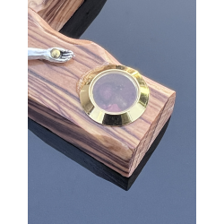 Krzyż z relikwiami Ziemi Świętej – prezent religijny i duchowe wsparcie