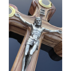 Ręcznie wykonany krzyż z Betlejem – pomoc dla chrześcijan z Palestyny