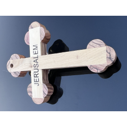 Krzyż z relikwiami Ziemi Świętej – prezent religijny i duchowe wsparcie