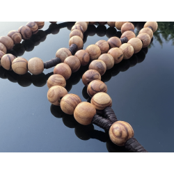 Różaniec modlitewny z drewna oliwnego – prezent religijny z Palestyny