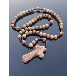 Ręcznie wykonany różaniec z Ziemi Świętej – chrześcijańskie rękodzieło