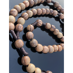 Ręcznie wykonany różaniec z Ziemi Świętej – chrześcijańskie rękodzieło