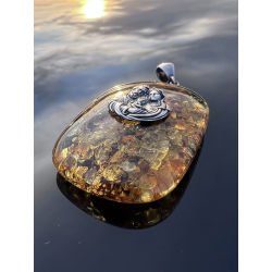 Medalion z bursztynu i...