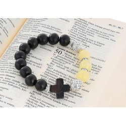 OraRosarium - Bransoletka różaniec na rękę bursztyn żółty  heban damska