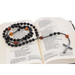 Piękny różaniec z bursztynu i  hebanu, różaniec katolicki, różaniec drewniany, naszyjnik