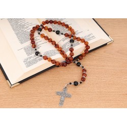 Piękny różaniec z bursztynu i  hebanu, różaniec katolicki, różaniec drewniany