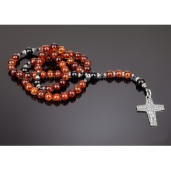 Piękny różaniec z bursztynu i  hebanu, różaniec katolicki, różaniec drewniany