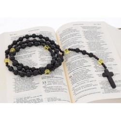 Piękny różaniec z bursztynu i  hebanu, różaniec katolicki, różaniec drewniany, naszyjnik